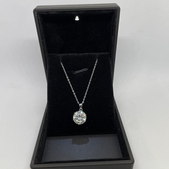 Beautiful 5 Ct Moissanite Diamond Necklace Pendant W/ Chain 18K Finish Brilliant - Picture 4 of 12